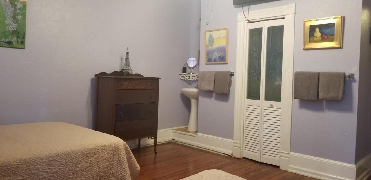 The Mardi Gras House Bed & Breakfast Мобил Екстериор снимка