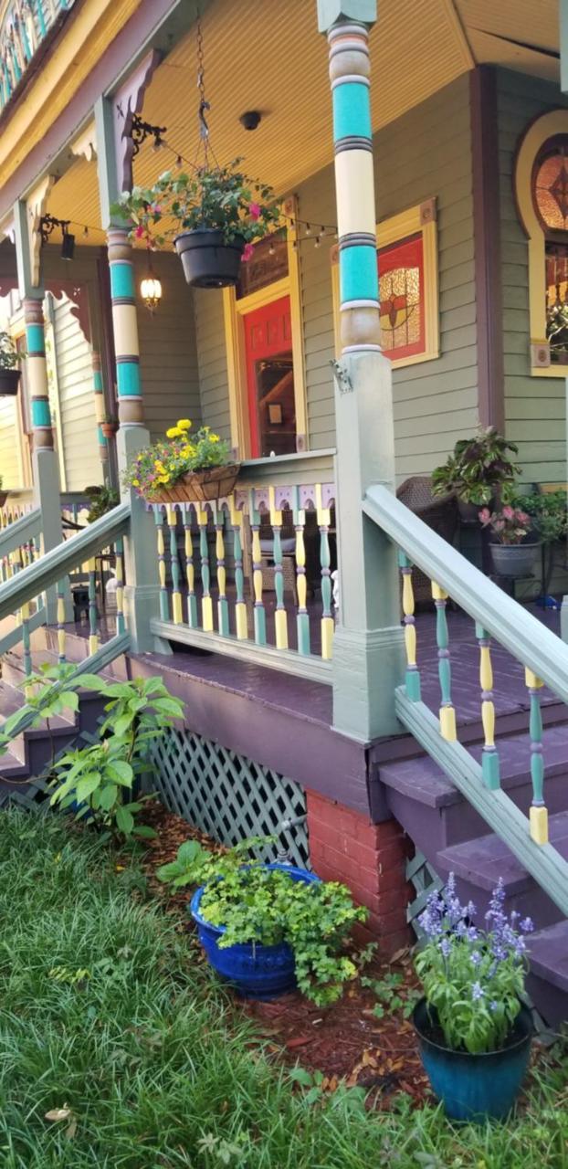 The Mardi Gras House Bed & Breakfast Мобил Екстериор снимка