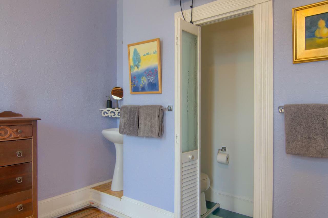 The Mardi Gras House Bed & Breakfast Мобил Екстериор снимка