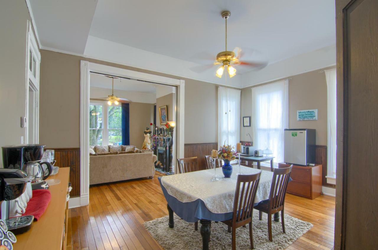 The Mardi Gras House Bed & Breakfast Мобил Екстериор снимка
